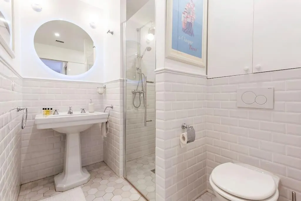 Maison Josephine Stunning Apartment Champs-Elysees 3 Bedrooms Paris 0*,  France