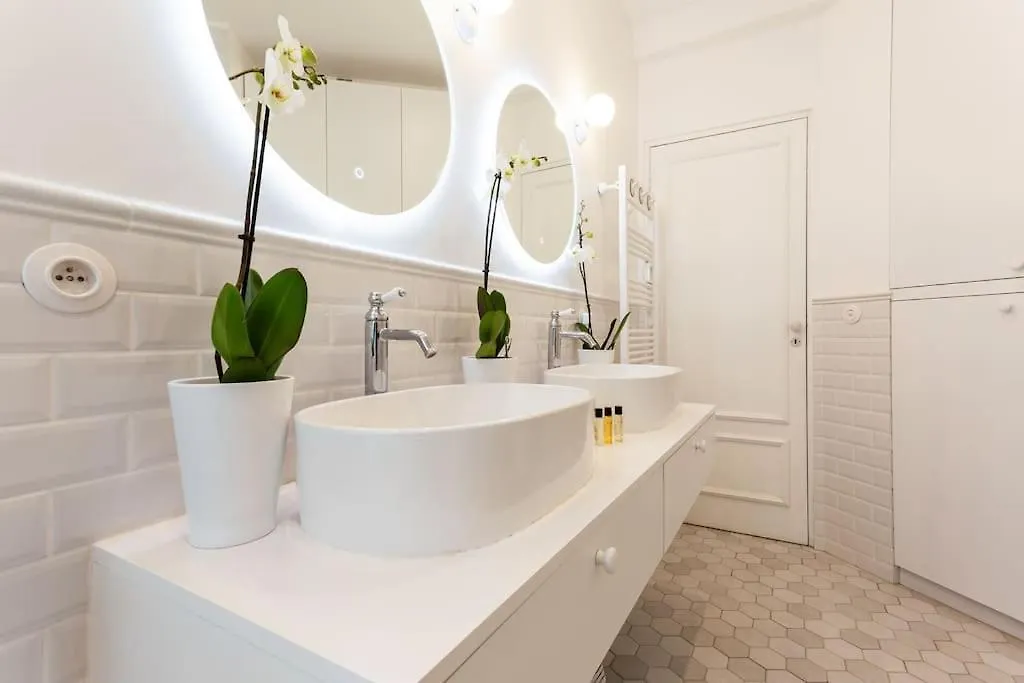 Maison Josephine Stunning Apartment Champs-Elysees 3 Bedrooms Paris France